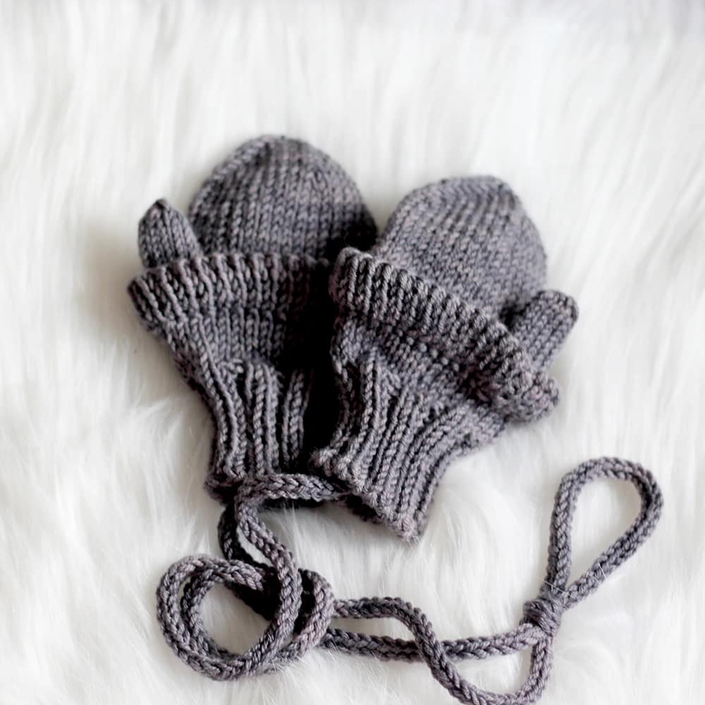 patron-tricot-moufles-bebe-happy-together-2